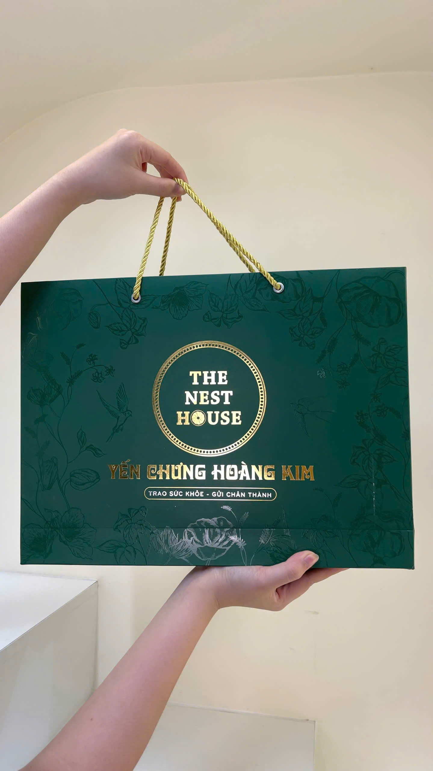 Giá yến chưng sẵn — set yến chưng Hoàng Kim 100% yến The Nest House